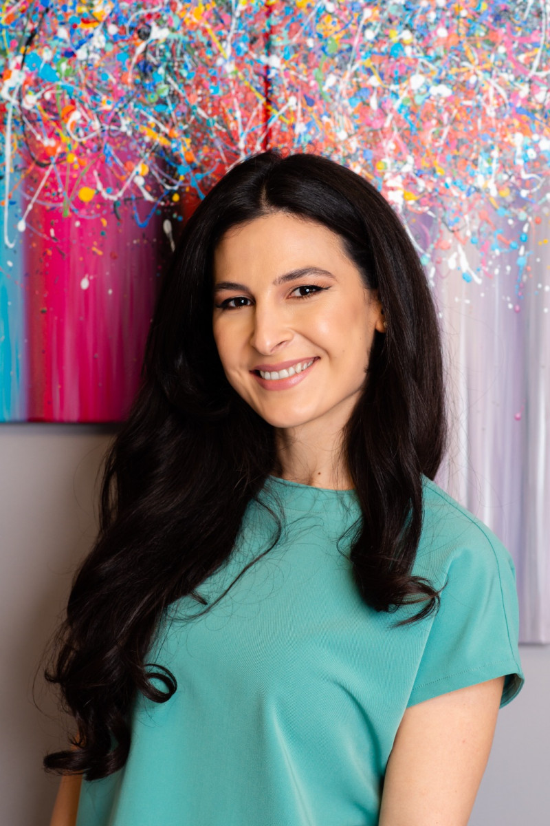 Dr. Valentina Han